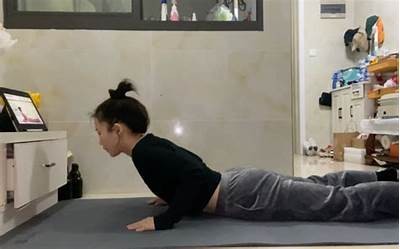 广泛指导美国产后瑜伽高清视频，轻松找回健康身材