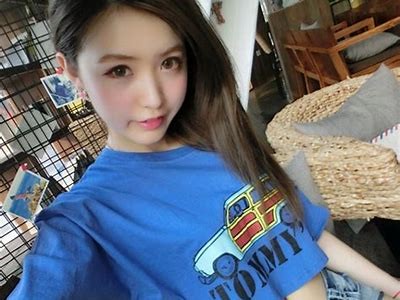 青春无限：绝美美女自拍视频，尽显特有魅力与活力